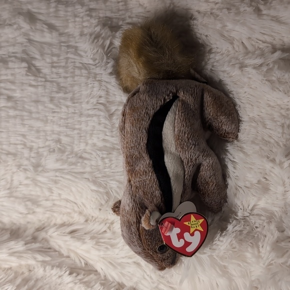 TY CHIPPER the Squirrel Beanie Baby 1999 Vintage Toy Collectible BD 4-21-99 - Picture 2 of 8